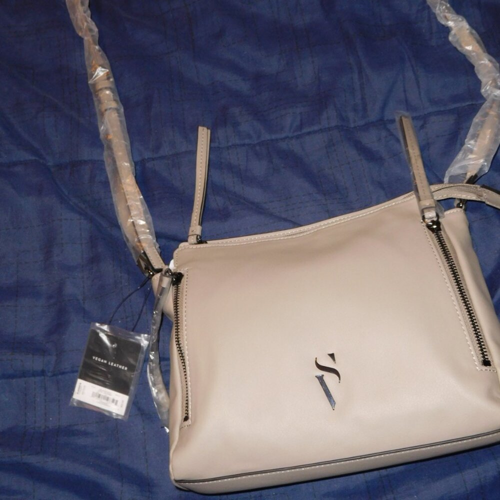 NWT Simply Vera Vera Wang Cara Logo Crossbody Bag beige